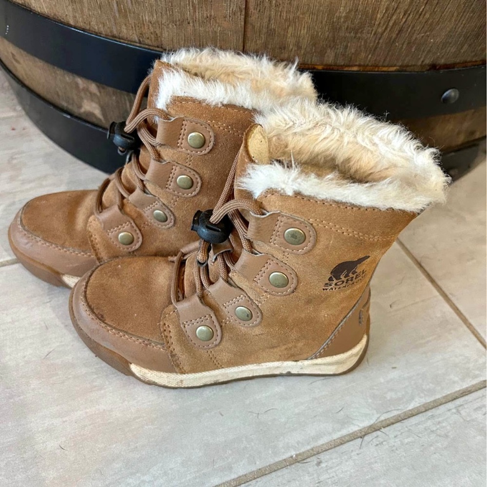 Sorel Cream and Black Fur-Lined Footwear